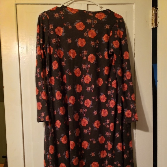 XS Lularoe Sarah - Picture 2 of 3